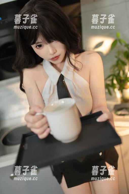 Bangni邦尼 当双人女仆遇上Bangni邦尼,这组写真壁纸让我想起了不少奇妙的幻想…
