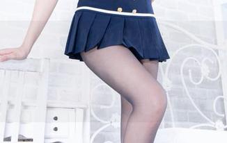 Beautyleg – Avy户外图集：在自然的怀抱中，我尝试摆一些奇奇怪怪的姿势，分享我的大冒险！