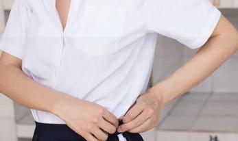 BoLoli菠萝社 – 光影下的张优ayoyo：短裤让人不自觉想多看的原图