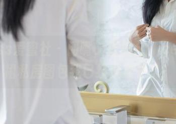 IMiss爱蜜社 – 闭嘴，张思允Nice的短裙私房图包我已经被迷住了！