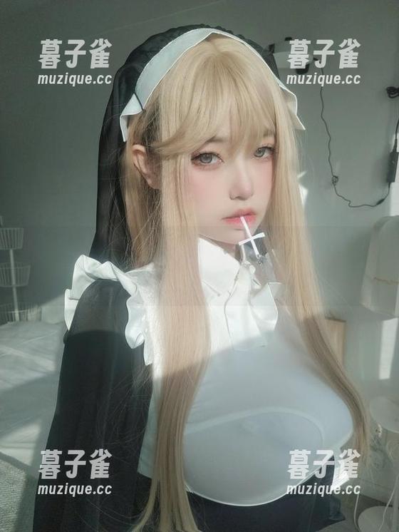 K酱最新套图来啦，海梦兔女郎的气质有点迷人，太适合夏天的海风了。