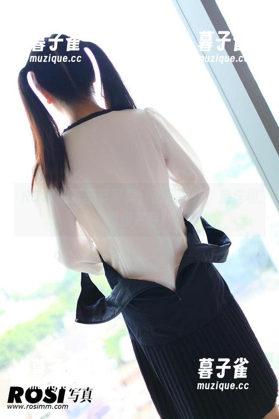 ROSI ROSI的万圣节写真:画风突转,魔法和惊悚并存!
