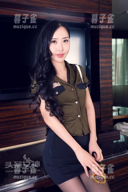 TouTiao头条女神-李梓熙 TouTiao头条女神 - 李梓熙的黑丝腿神图包:不只是好看,还有那些隐秘的故事
