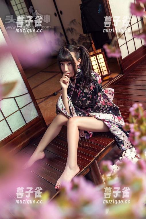 TouTiao头条女神 - 网盘里的美脚奇迹：爱丽莎lisa的写真撩到你了没？