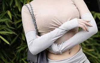 Xiuren秀人网 – 空姐Elise谭晓彤的高清写真，明明在工作却像在度假一样。