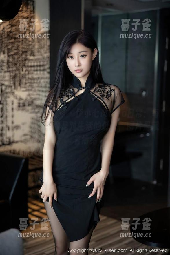 Xiuren秀人网-伊小七MoMo Xiuren秀人网 - 伊小七MoMo日常:每一张写真都像是对生活的低语,图片里藏着情绪