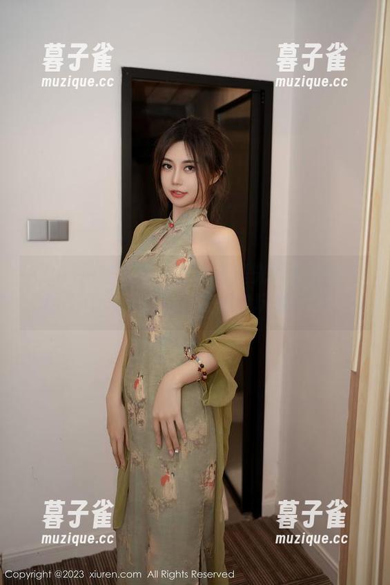 Xiuren秀人网-伍晓丽Shirley Xiuren秀人网 - 原图无圣光?看看伍晓丽Shirley如何在校服中玩转光影!