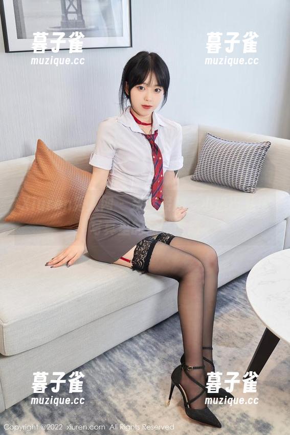 Xiuren秀人网-小热巴 Xiuren秀人网 - 亲密接触,小热巴私房写真里的油亮诱惑