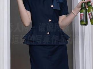 Xiuren秀人网 – 谁说网袜只能搭配短裙？是小逗逗的写真作品打破常规！