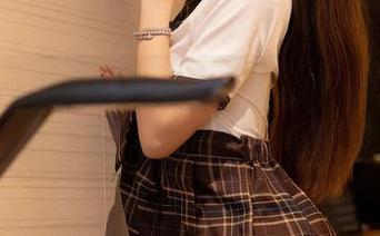 Xiuren秀人网 – 在高清世界中漫游，月音瞳带你感受“纯天然大美女”的精致