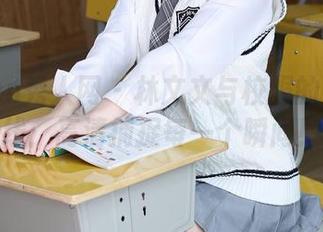 Xiuren秀人网 – 林文文与校服的浪漫在线：高清捕捉每一个瞬间！
