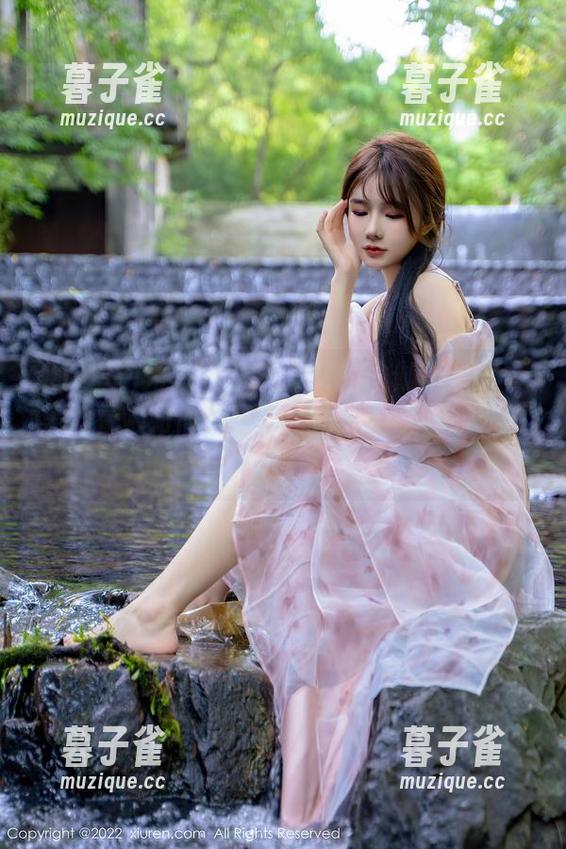 Xiuren秀人网-林文文 Xiuren秀人网 - 林文文的瑜伽高清写真集:看她如何在室内与阳光争辉,肌肤如新。