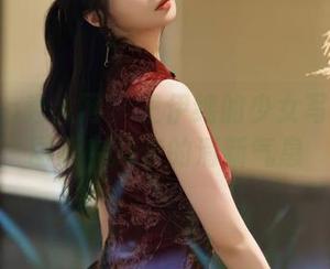 Xiuren秀人网 – 王伊纯的少女写真：在图集中游走的清新气息