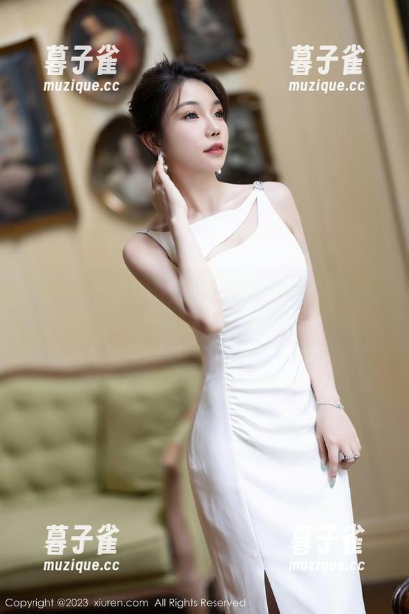 Xiuren秀人网-王馨瑶yanni Xiuren秀人网 - 王馨瑶yanni的白衬衫:私拍中的小心机