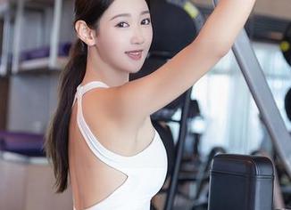 Xiuren秀人网 – 今天的主题：白露小猪与棉袜的美图分享，真是‘袜’不容错过！