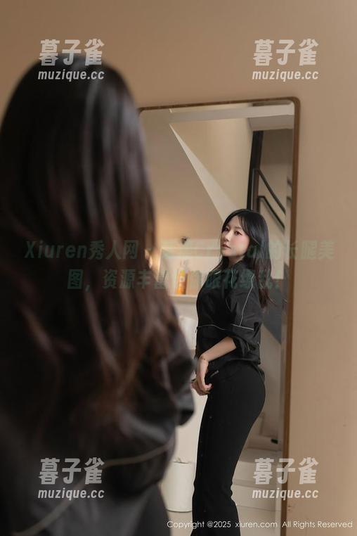 Xiuren秀人网-荡漾Crystal Xiuren秀人网 - 荡漾Crystal的长腿美图,资源丰富让你眼花缭乱!