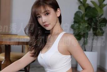 Xiuren秀人网 – 当萌白酱遇上短裙：写真新时尚和壁纸的奇妙搭配