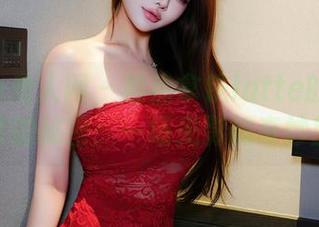 Xiuren秀人网 – 趁热拿铁latte的女仆与图库的秘密：一场光影的奇妙旅行
