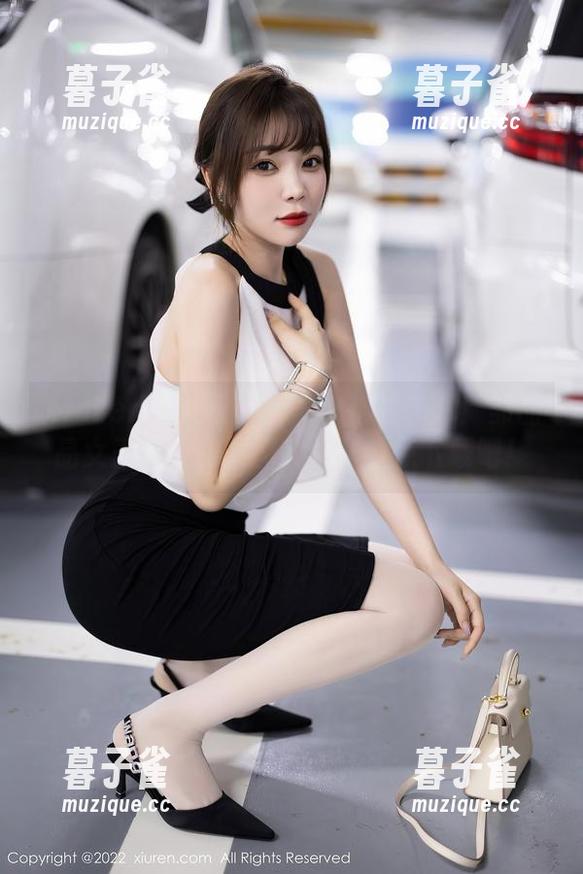 Xiuren秀人网-邹晶晶女王 Xiuren秀人网 - 每一张都是艺术!邹晶晶女王的免费原图套装,快点下载吧!