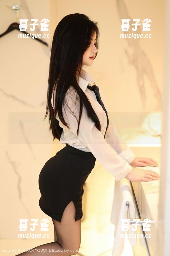 YouMi尤蜜荟-小海臀Rena YouMi尤蜜荟 - 小海臀Rena姐姐的原图之旅:沉浸在每一寸光影中