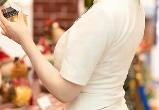 YouMi尤蜜荟 – 从未见过的角度：黄乐然丝袜作品原图值得一看！