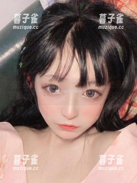 佳佳酱ovo 在蓝色吊带体操服中,佳佳酱ovo的原图是我心中的小秘密,图集带你隐秘探险。