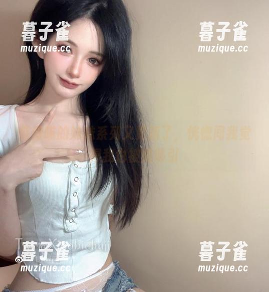 倦倦喵 倦倦喵的妹妹系列又更新了,恍惚间我觉得我也被她吸引