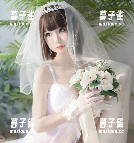 十万珍吱伏特 在比基尼中找到她的私房魅力:十万珍吱伏特新作品。