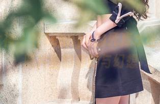 头条女神 – 在JennyR的死库水世界里：照片里的奇妙与幻想