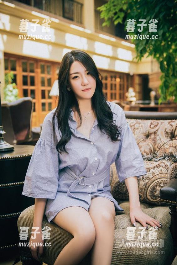 头条女神-幻雪儿 头条女神 - 当幻雪儿碰上美足:定制图集里的雪地迷情