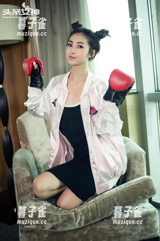 头条女神-琳琳 头条女神 - 琳琳的写真集:一部‘瑜舍佳人’的时光胶囊