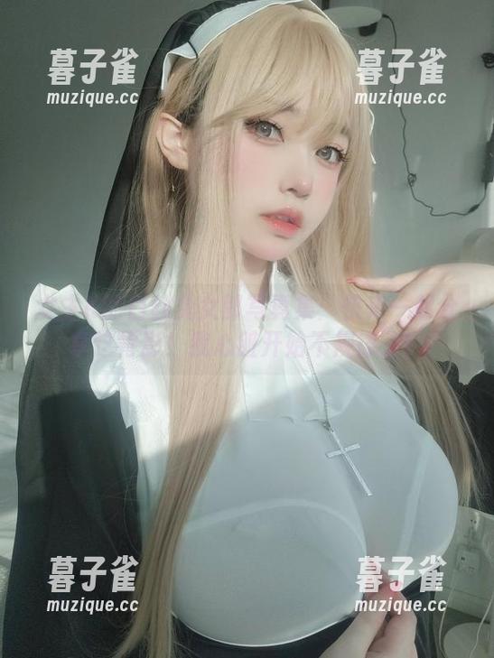 女主K 女主K的白丝兔女郎写真集:快来一起分享这背影!我心脏开始不规律了!
