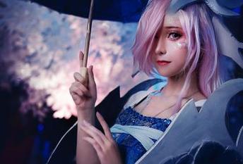 奶狮不咬人白色调色盘：写真分享里的旋涡与涟漪