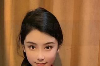 微密圈 – 闪耀的连体衣：奶雯原图和图包，是什么让她如此吸引？