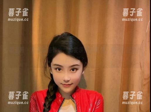 奶雯 微密圈 - 闪耀的连体衣:奶雯原图和图包,是什么让她如此吸引?