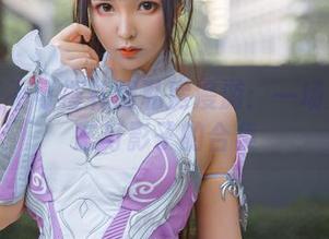 妍子坚不可摧礼服私房漫游：一场关于姿态与影子的合集