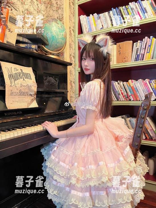 妖君白研 妖君白研女友写真资源,感受那份暧昧的光影交错。