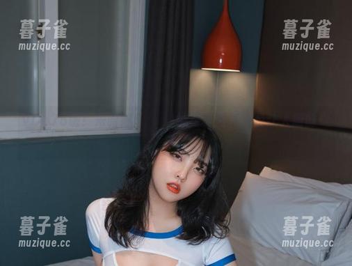VOL.76啦！宋哈娜(송하나)的写真照片真是让人眼前一亮！