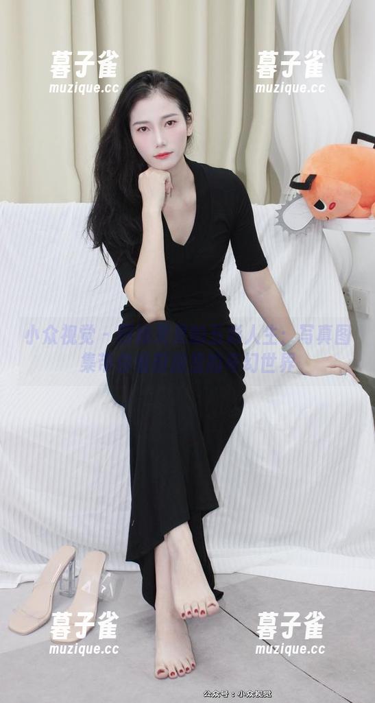 小众视觉-灵灵 小众视觉 - 厨娘灵灵的五彩人生:写真图集带你看厨房里的奇幻世界