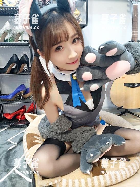 小女巫露娜 图集背后的小秘密:小女巫露娜的圣诞装分享,真是让人心动不已!