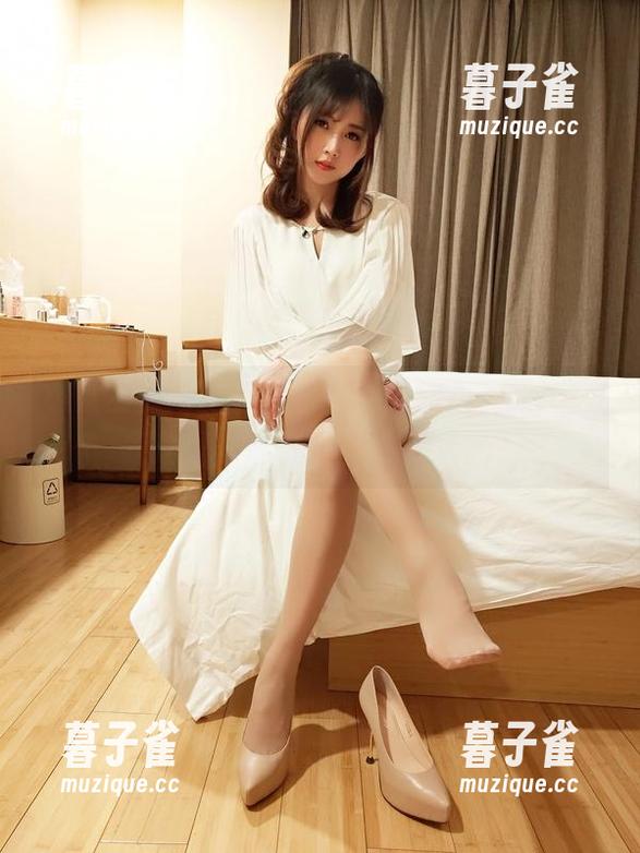 小女巫露娜全套图包：烟影如画，天呐！我这是在欣赏还是在犯花痴？