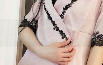 尤果网爱尤物 – 雪千寻大白兔修女私拍：一秒穿越修道院的性感幻想