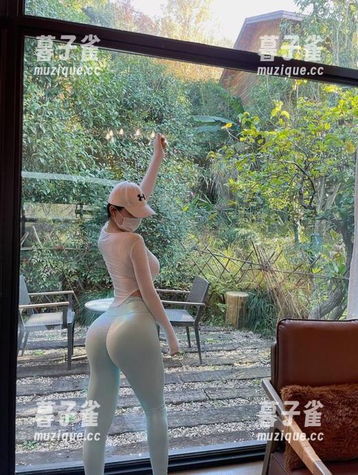 左公子666 微密圈 - 左公子666写真:妙曼身姿背后的秘密,你敢瞧吗?