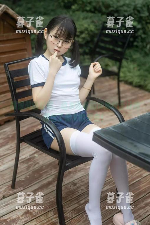 幼水铃衣 翻图册的时候,幼水铃衣的妹妹终于让我相信了仙女的存在!