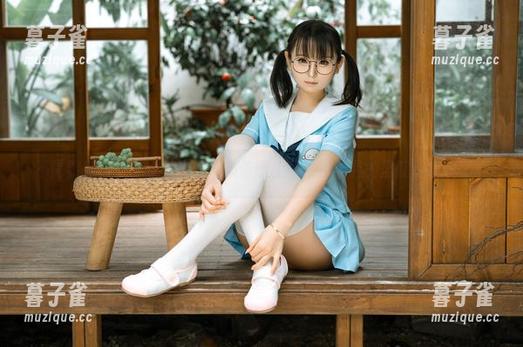 幼水铃衣 不需要装扮,幼水铃衣的图集依旧止不住那不羁的圣诞小鹿气息。
