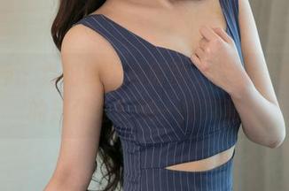 推女神 – 易阳的免费原图，眼镜背后隐藏的是什么？来一探究竟！