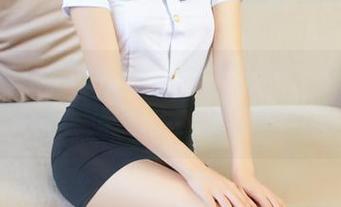 推女神 – 纯小希浴缸系列图册：水面上波光粼粼，心也跟着荡漾