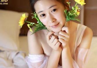 推女神 – 分享绮里嘉最新浴缸照，水花四溅，心动不已！