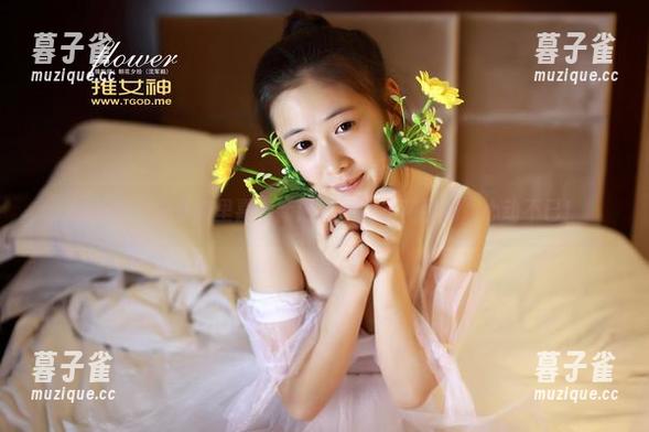 推女神-绮里嘉 推女神 - 分享绮里嘉最新浴缸照,水花四溅,心动不已!