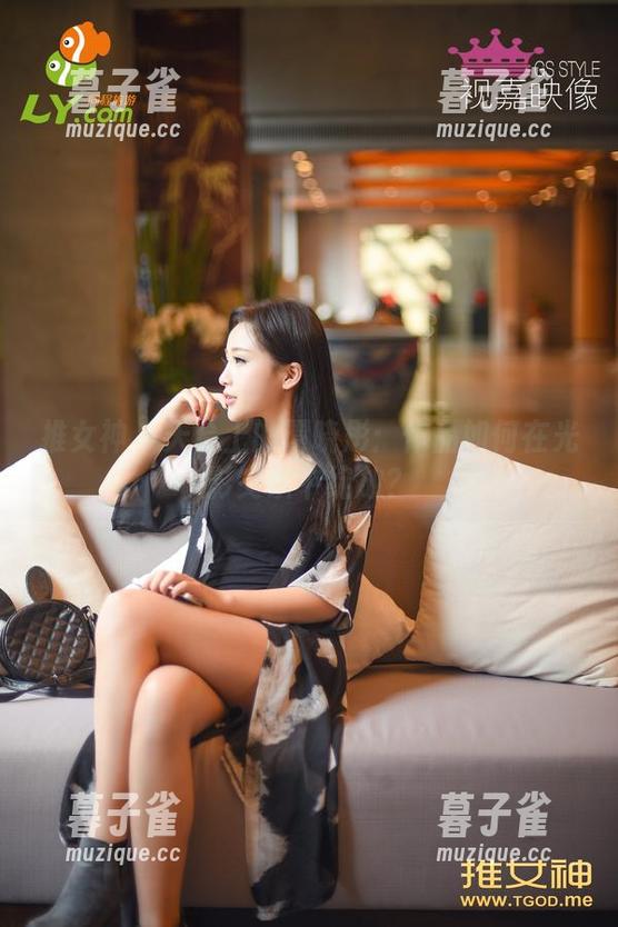 推女神-谭晓彤 推女神 - 天台上的谭晓彤:作品如何在光影交织中绽放?